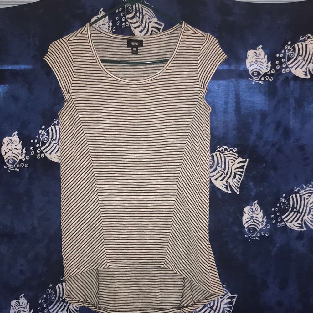 striped shirt sleeve shirt